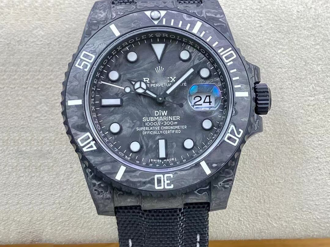 SUBMARINER VS FACTORY CARBON FIBER CASE