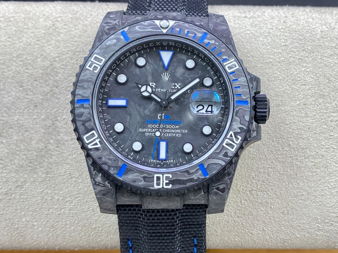 SUBMARINER VS FACTORY CARBON FIBER CASE